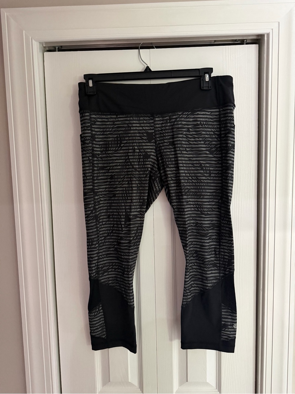 lululemon athletica Black & Gray Zebra-Print Cropped Leggings